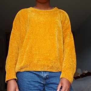 Yellow crewneck